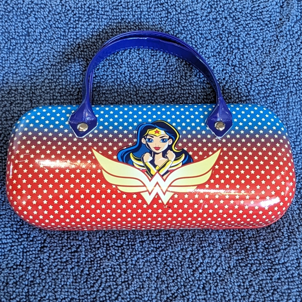 WONDER WOMAN Sunglasses Case Red and Blue
